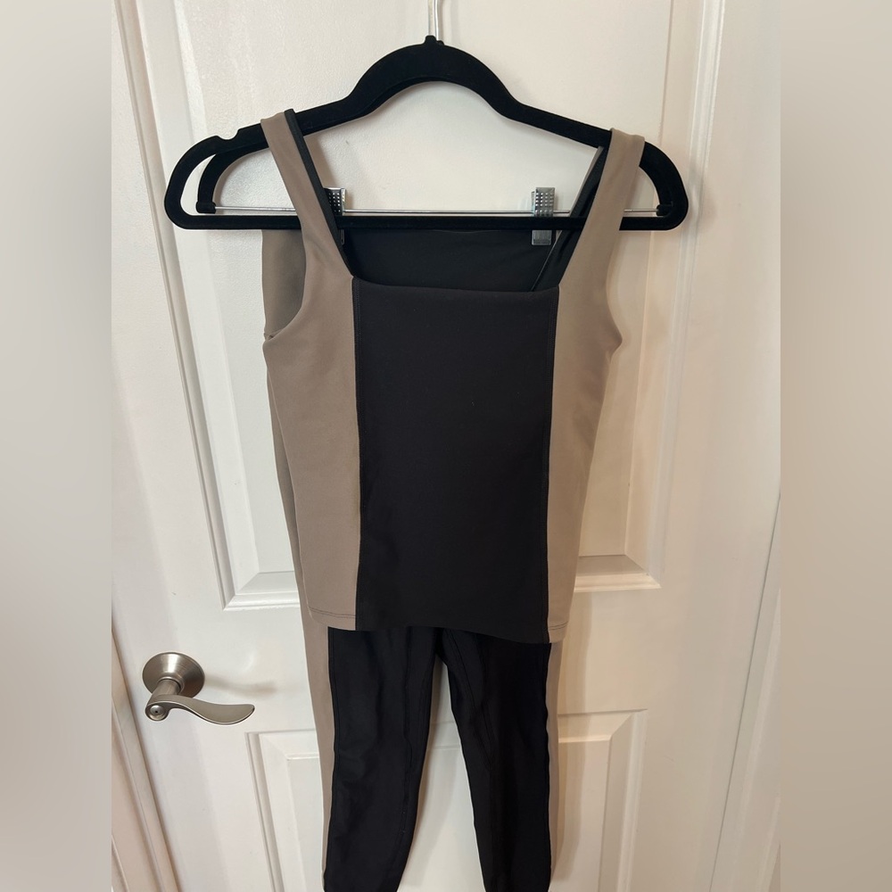 Abercrombie YPB matching yoga set